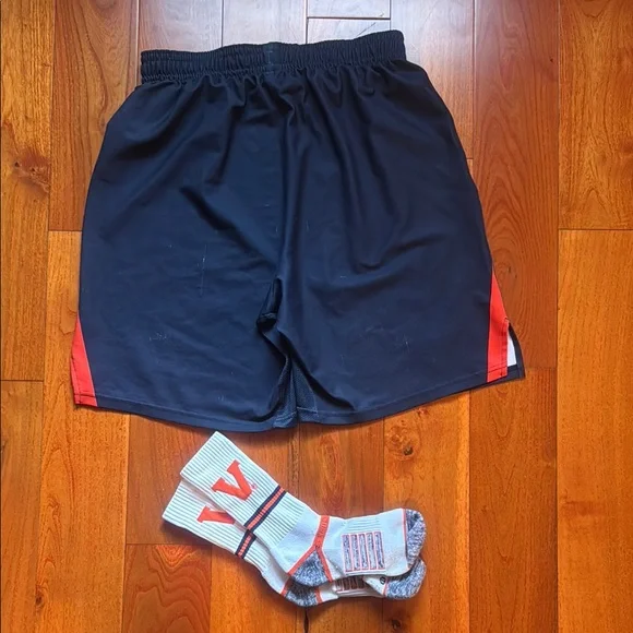 Nike Virginia Cavaliers NCAA Shorts with socks - Picture 2 of 4